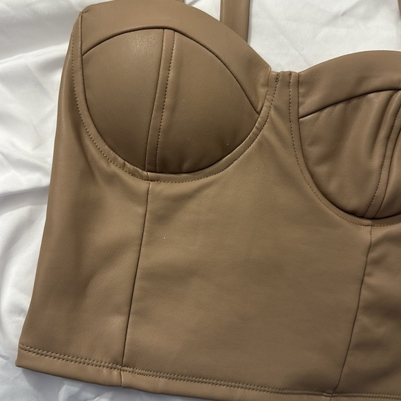 Top - Picture 2 of 4